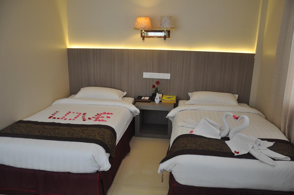 Golden Hill Hotel - Lashio Экстерьер фото