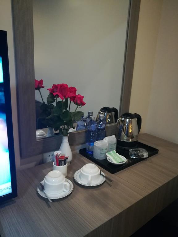 Golden Hill Hotel - Lashio Экстерьер фото