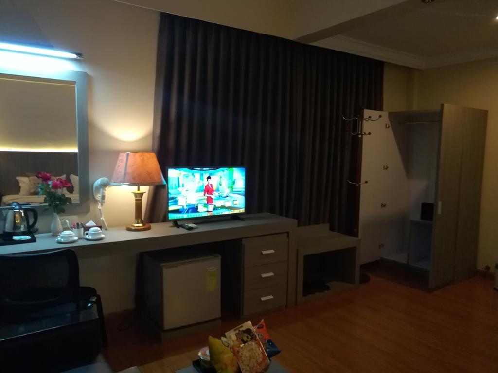 Golden Hill Hotel - Lashio Экстерьер фото